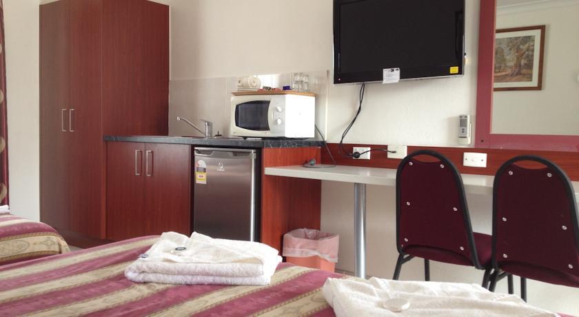 Отель Homestead Motel