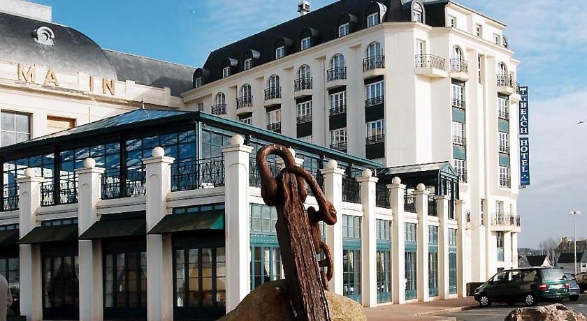 Отель Hôtel Beach Hotel