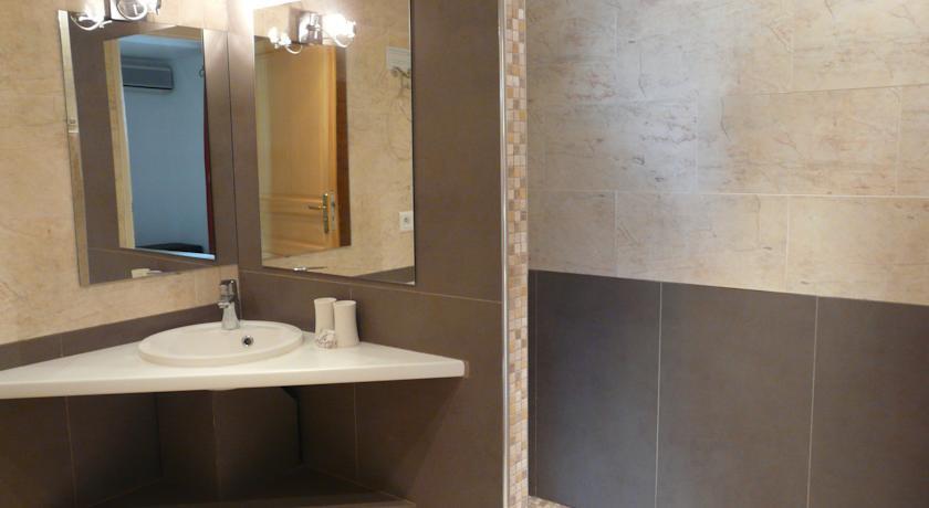 Отель Hôtel Beau Soleil