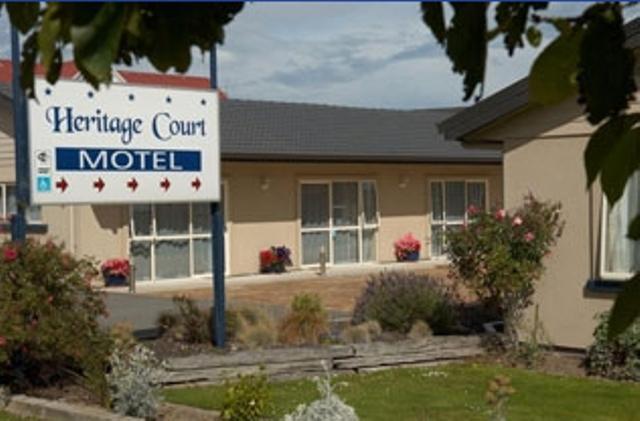 Отель Heritage Court Motel
