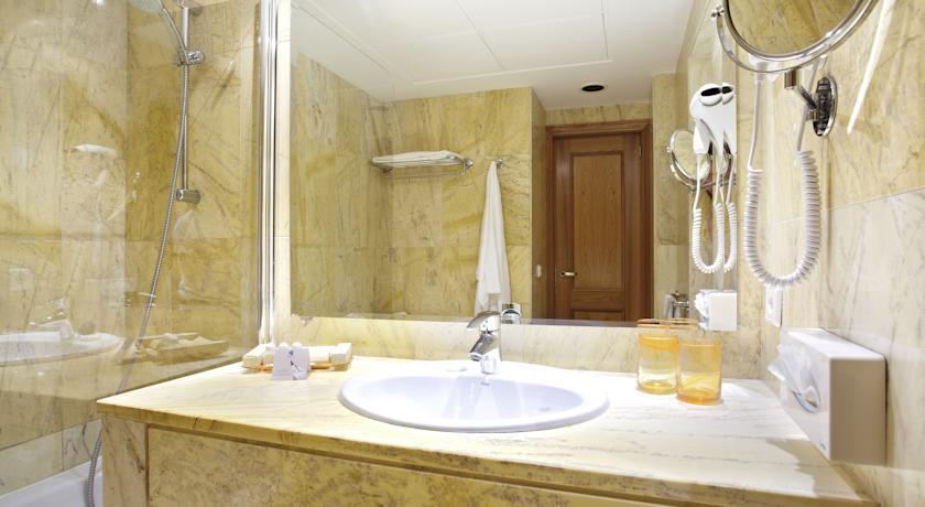 Отель Grupotel Parc Natural & Spa 