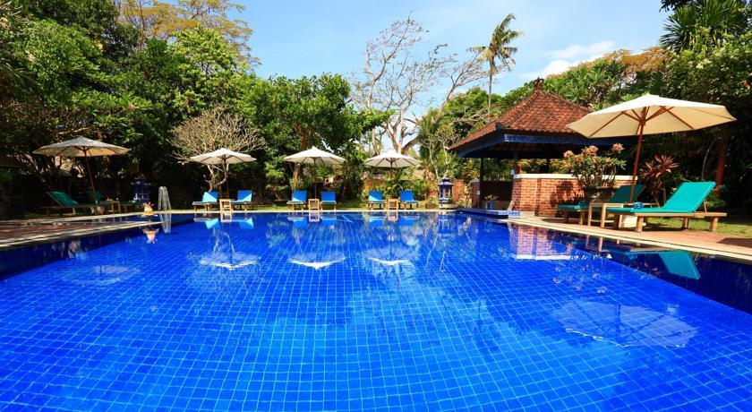 Laghawa Beach Hotel & Villa