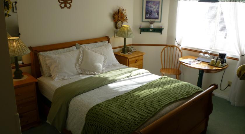 Отель Village Country Inn