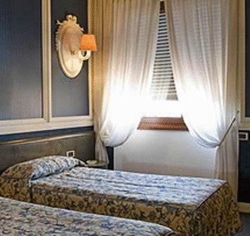 Отель Grande Albergo Roma