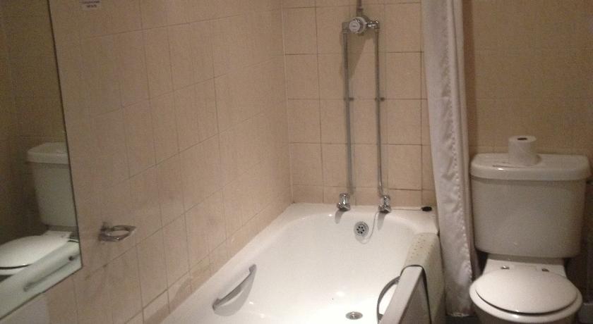 Отель Borough Arms Hotel