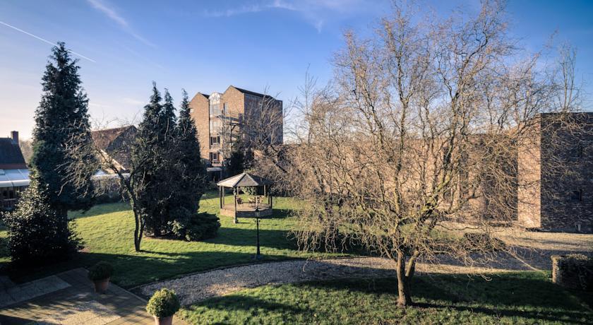Отель Hotel Restaurant De Roosterhoeve