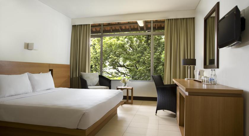 Отель Hotel Santika Bandung