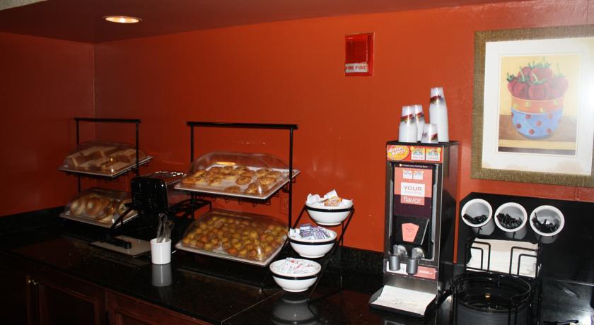 Отель Comfort Inn Airport Warwick