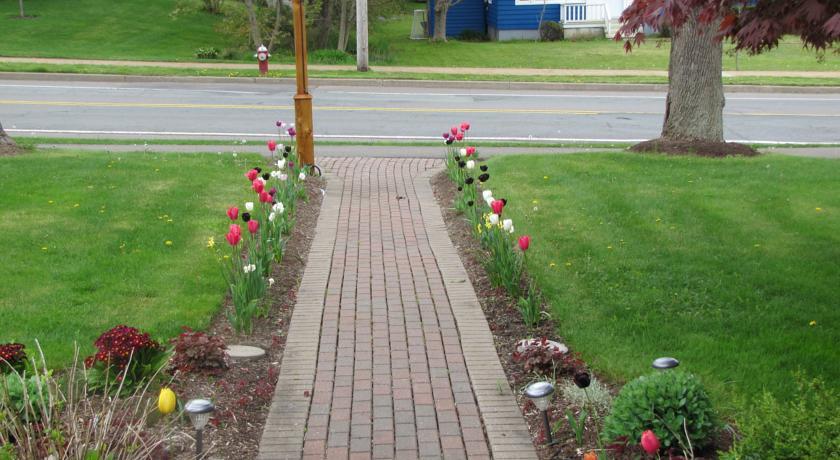 Мини-отель In Wolfville Luxury Bed and Breakfast