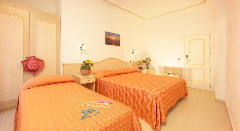 Отель Hotel Capo D'Uomo