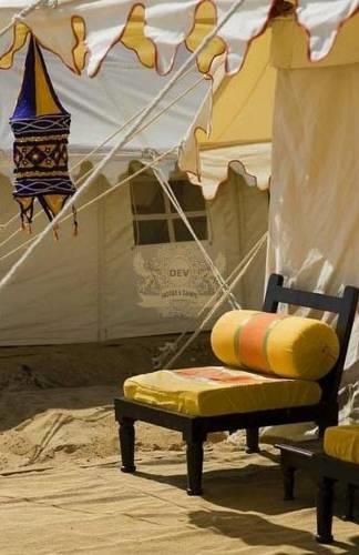 Отель Camp e Khas