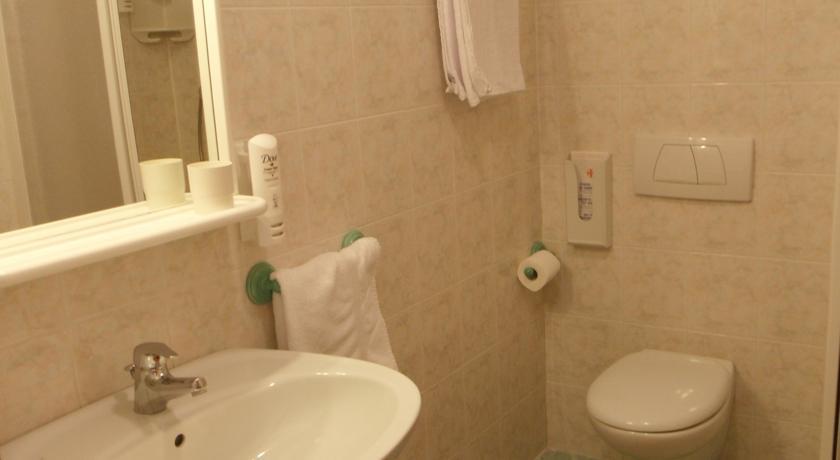 Отель Hotel Pejo
