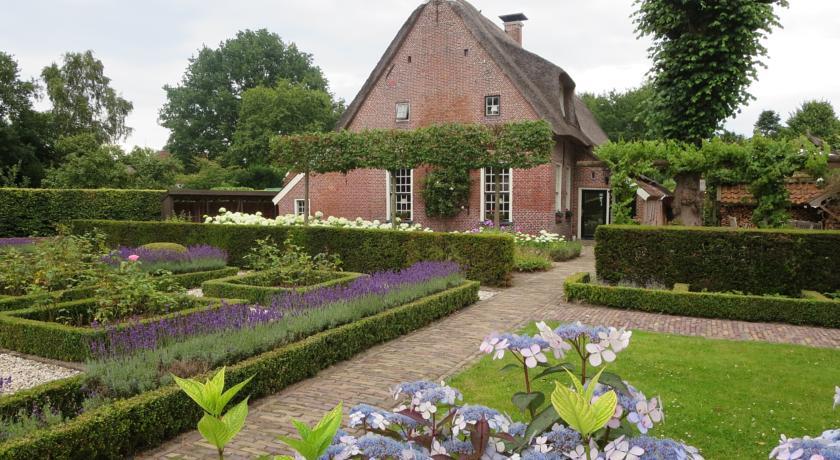 Отель Erfgoedlogies B&B De Eshof