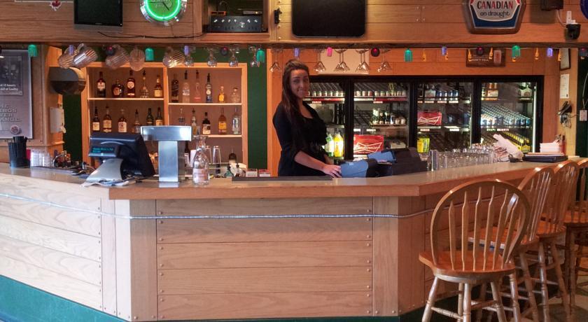 Отель Port Hardy Inn