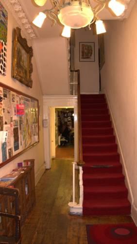 Хостел Embassie Backpackers
