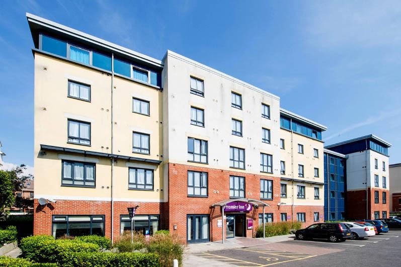 Отель Premier Inn Bournemouth Westcliffe