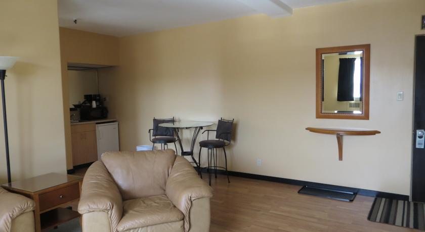 Отель Athabasca Valley Inn & Suites