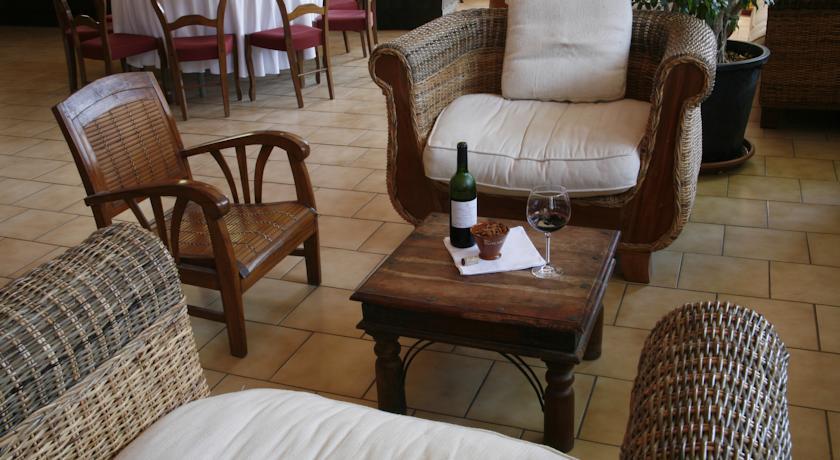 Отель Hôtel Des Vignes