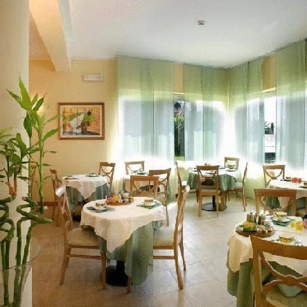 Отель Hotel Eden