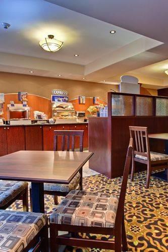 Отель Holiday Inn Express Hotel & Suites Whitecourt Southeast