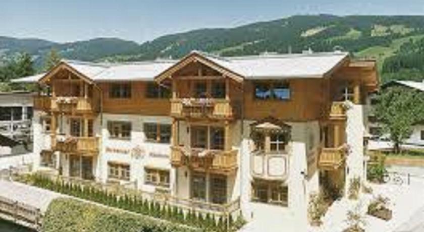 Апартаменты Hotel Rösslwirt Appartements