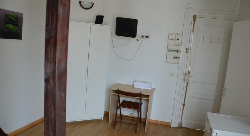 Апартаменты Hotel Studios Phenicio Montrouge
