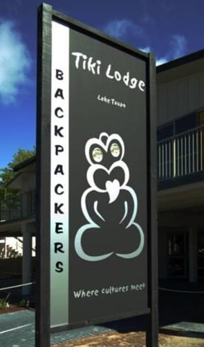 Хостел Tiki Lodge Backpackers