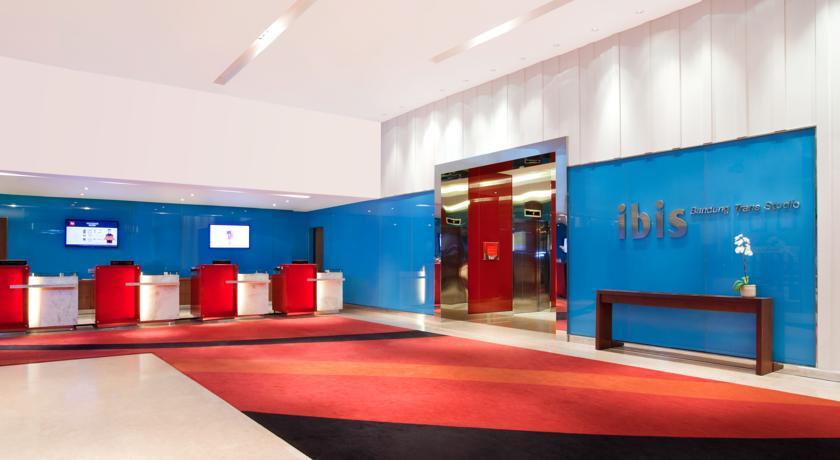 Отель Ibis Bandung Trans Studio