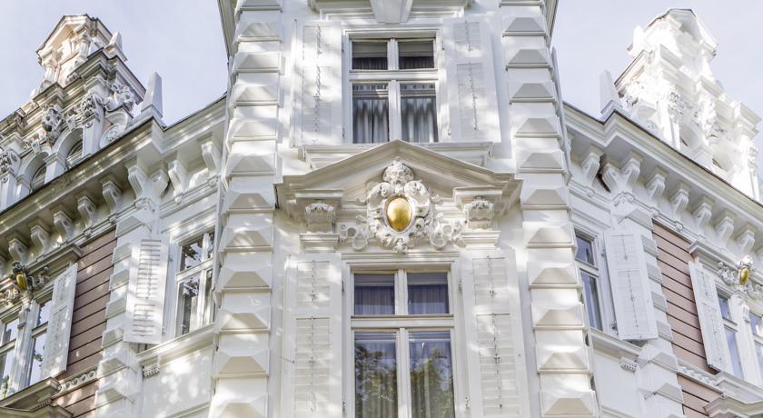 Отель Hotel Bellevue