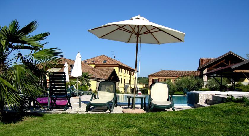 Отель La Corte Relais Di Campagna