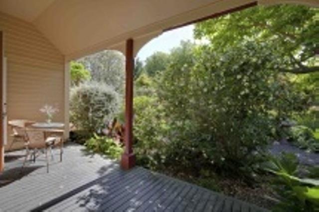 Мини-отель Hawthorne House
