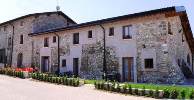 Отель Agriturismo Corte La Sacca