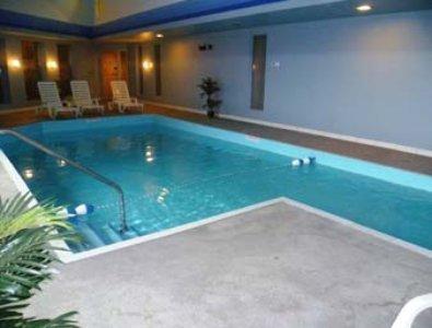 Отель Howard Johnson Inn and Suites Miramichi