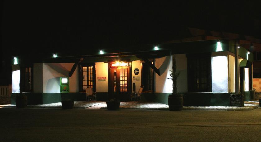 Отель Hôtel Restaurant Caribou