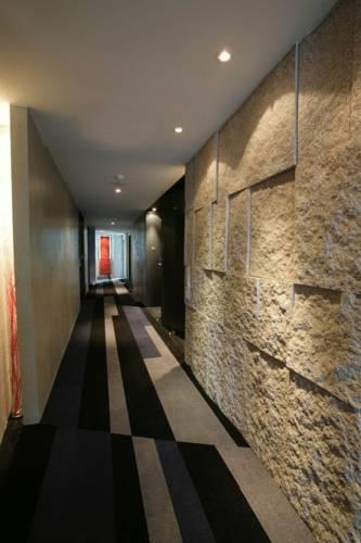 Tria Business & Boutique Hotel
