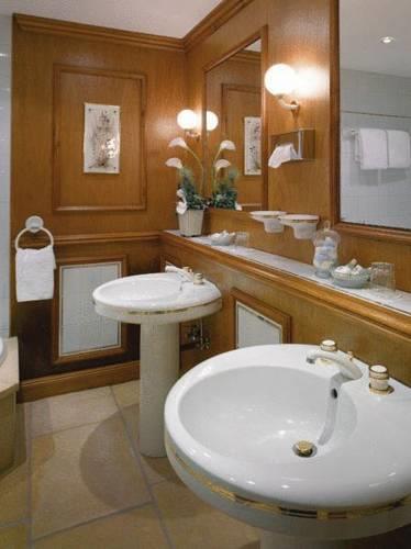 Отель Hostellerie Abbaye de la Pommeraie