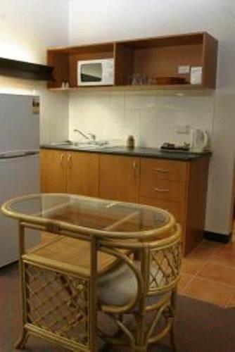 Отель Belconnen Way Hotel/Motel and Serviced Apartments
