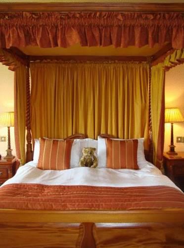 Отель Mallyan Spout Hotel
