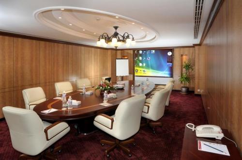 Отель Ramada Dammam Hotel & Suites