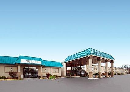 Отель Quality Inn Rochester Airport