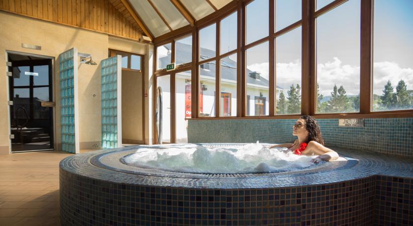 Отель Holyrood Hotel - Leisure Centre & Escape Spa