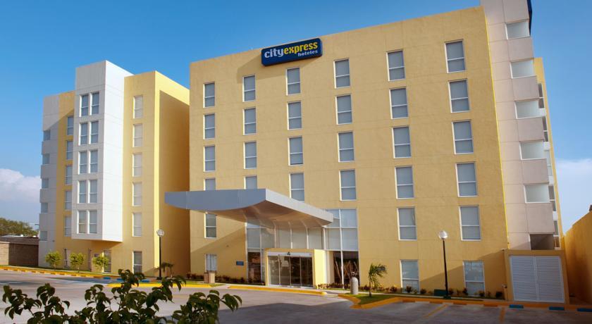 Отель City Express Manzanillo