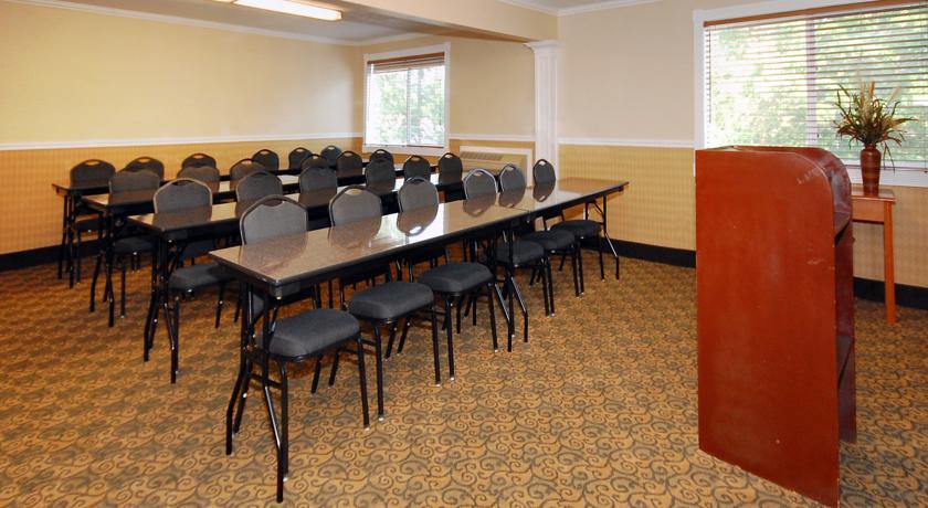 Отель Comfort Inn & Suites Beaverton