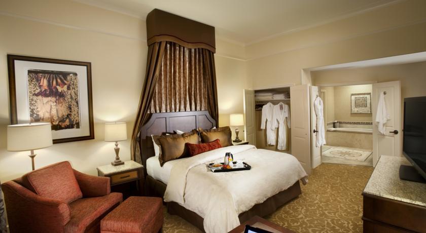 Отель The Meritage Resort and Spa