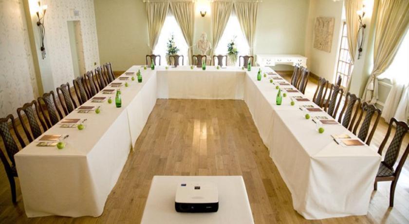 Отель The George Hotel