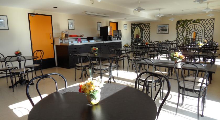 Отель Hôtel Balladins Bourges