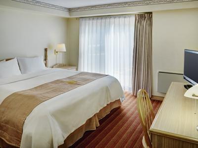 Отель Lakeview Inn and Suites - Bathurst