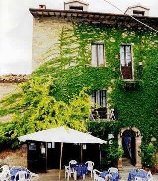 Отель Agriturismo Borgo Cenaioli