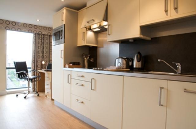 Апартаменты Roomzzz Leeds City West