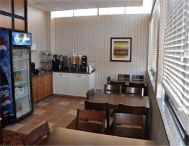 Отель Travelodge - North Battleford